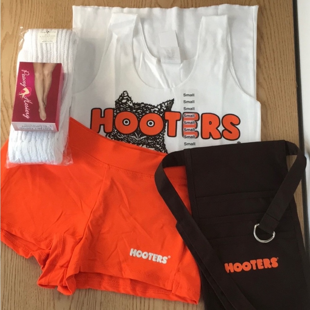 Authentic Hooters outfit size small. It is stretchy.